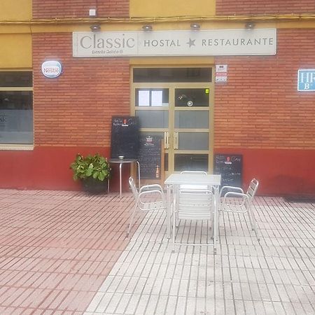 Hostal Restaurante Classic Columbrianos Luaran gambar