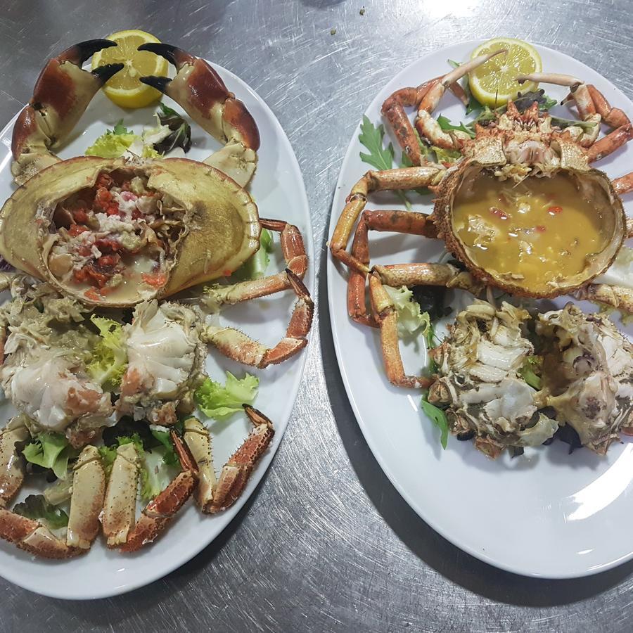 Hostal Restaurante Classic Columbrianos Luaran gambar